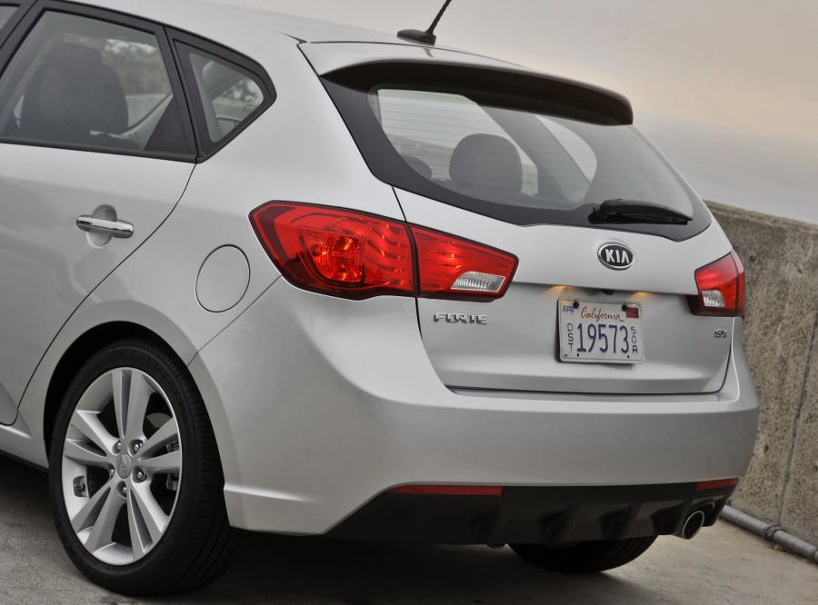  Kia Forte 5-Door 2011 года  (фото 24 из 89)